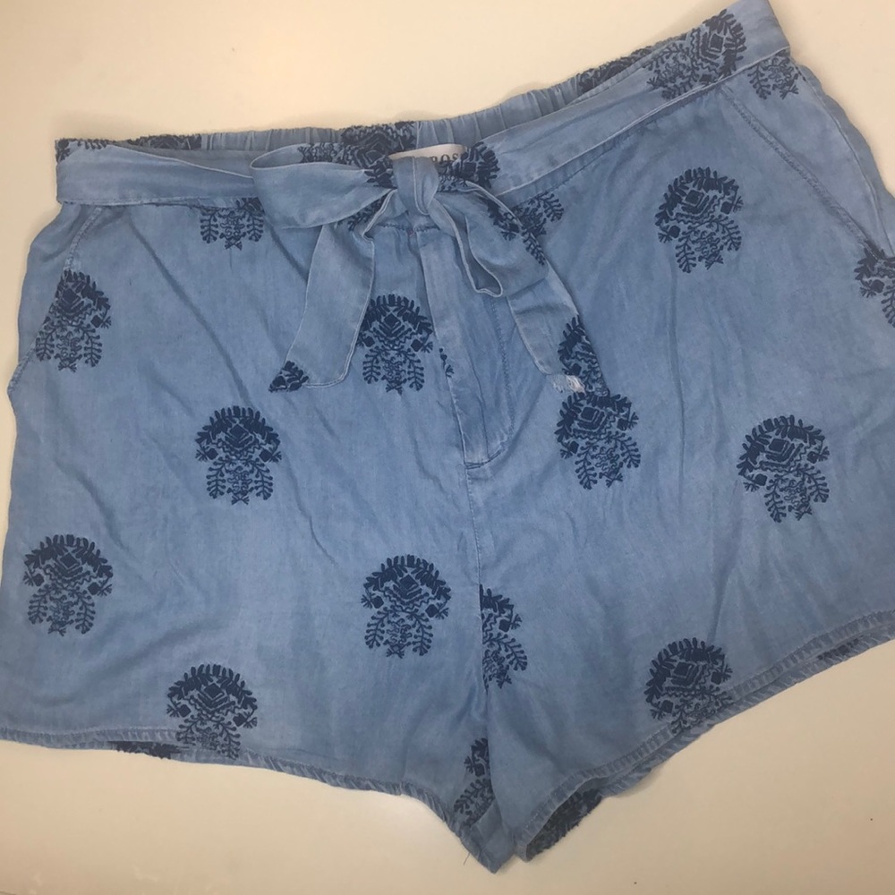 Knox Rose Embroidered Dress Denim Shorts XL